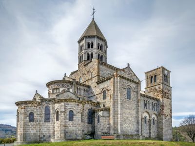 El románico de Auvernia